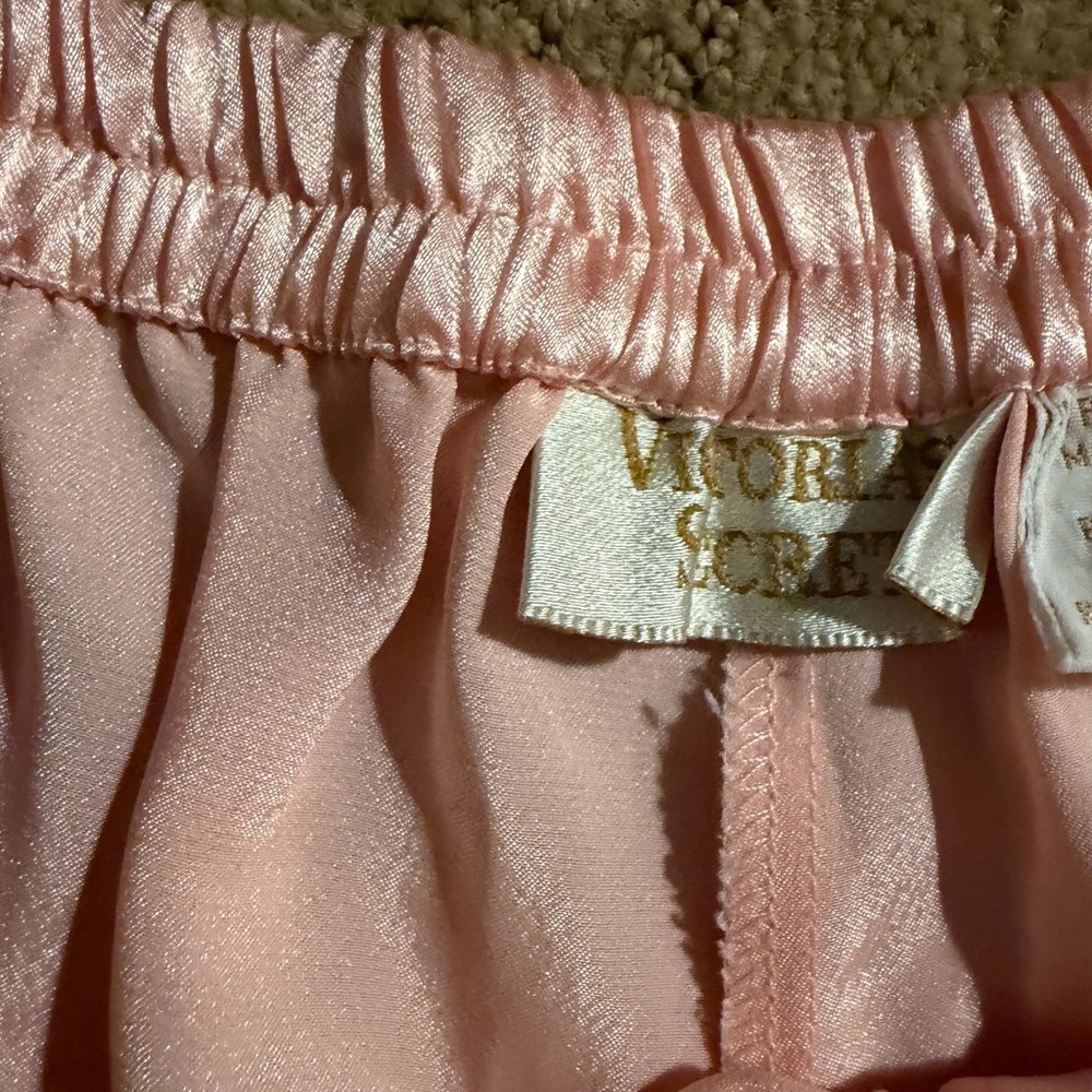 Vintage Victoria's Secret Gold Label Light Pink Satin Pajama Shorts - Picture 4 of 5